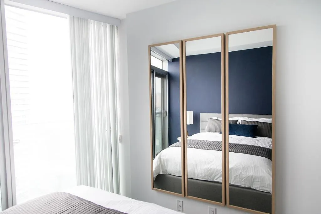 Applewood Suites - 3 Bdrm Luxury Lakeview تورونتو شقة