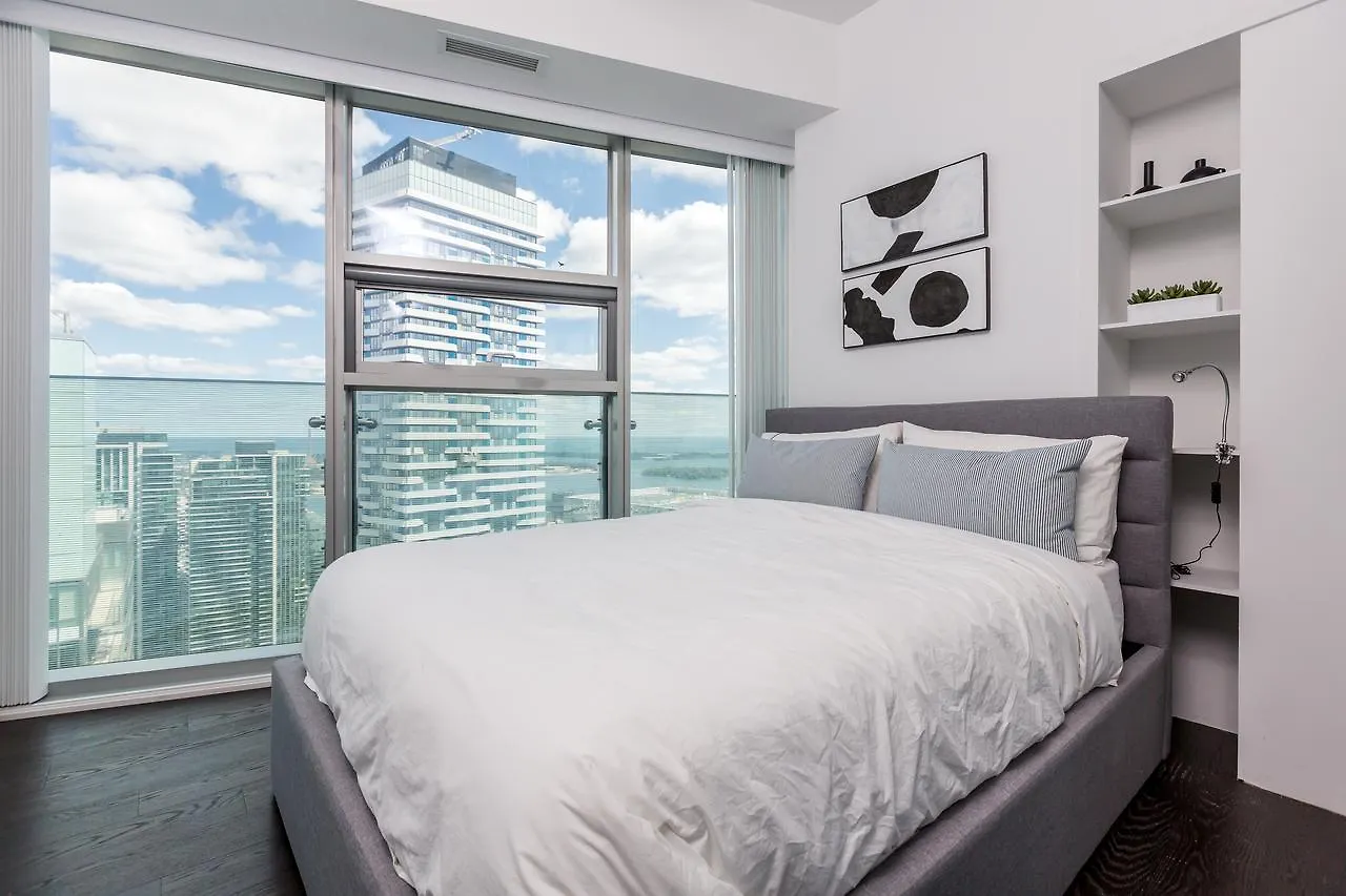 Applewood Suites - 3 Bdrm Luxury Lakeview تورونتو شقة