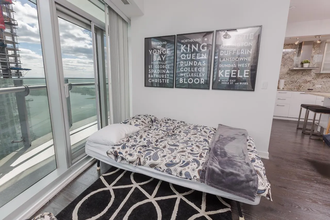 شقة Applewood Suites - 3 Bdrm Luxury Lakeview تورونتو كندا