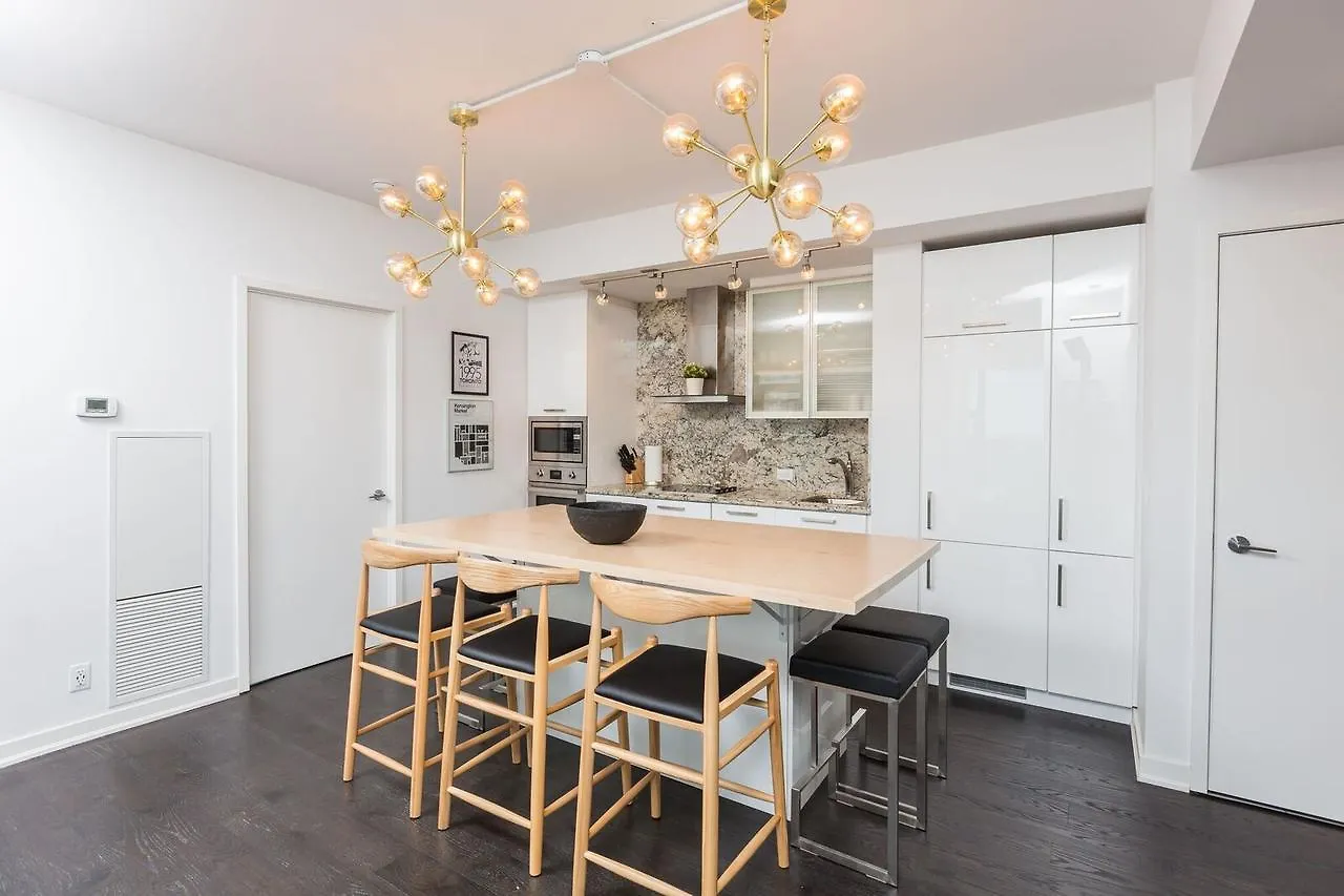 Apartment Applewood Suites - 3 Bdrm Luxury Lakeview Toronto