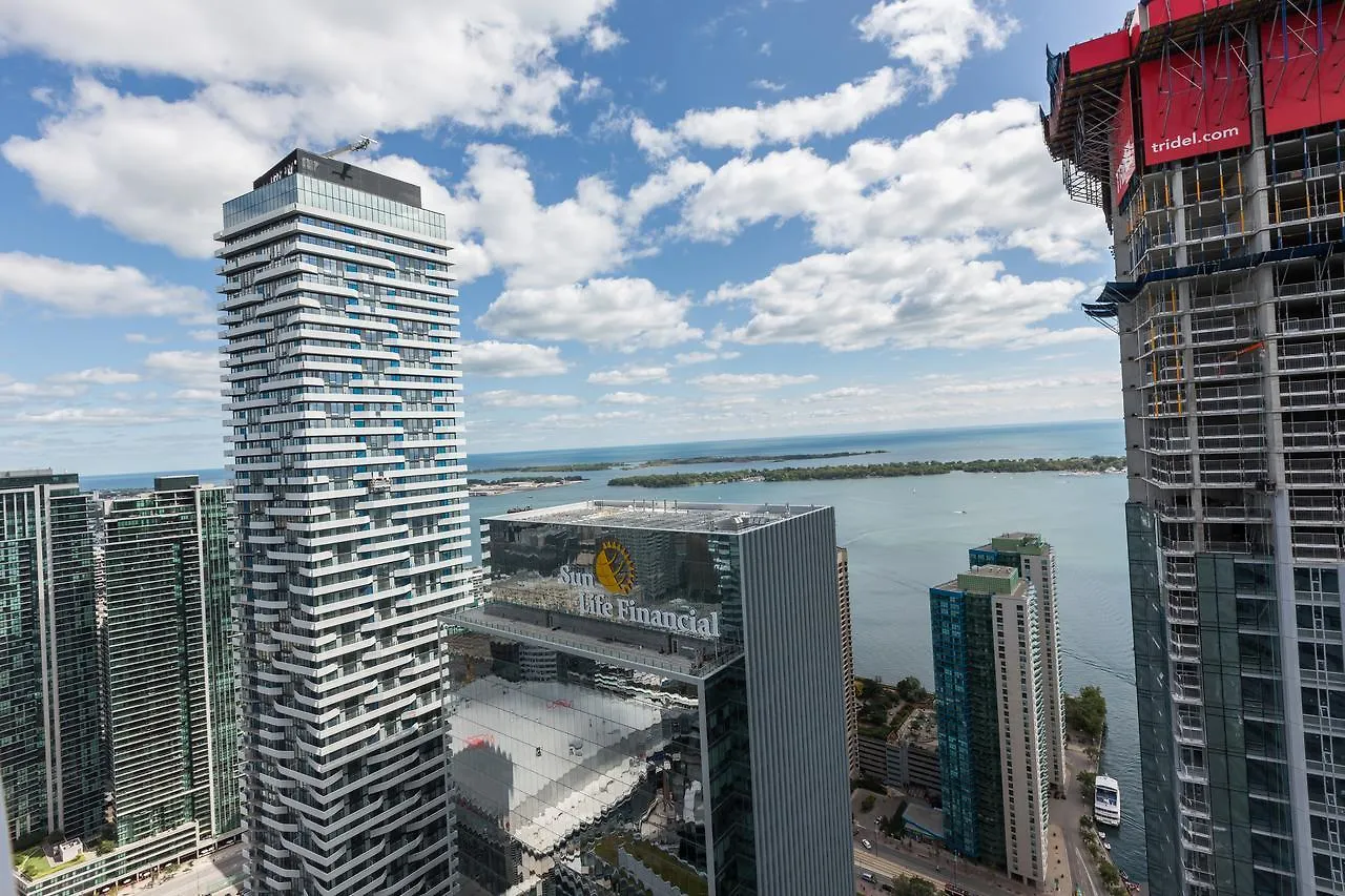 Apartment Applewood Suites - 3 Bdrm Luxury Lakeview Toronto